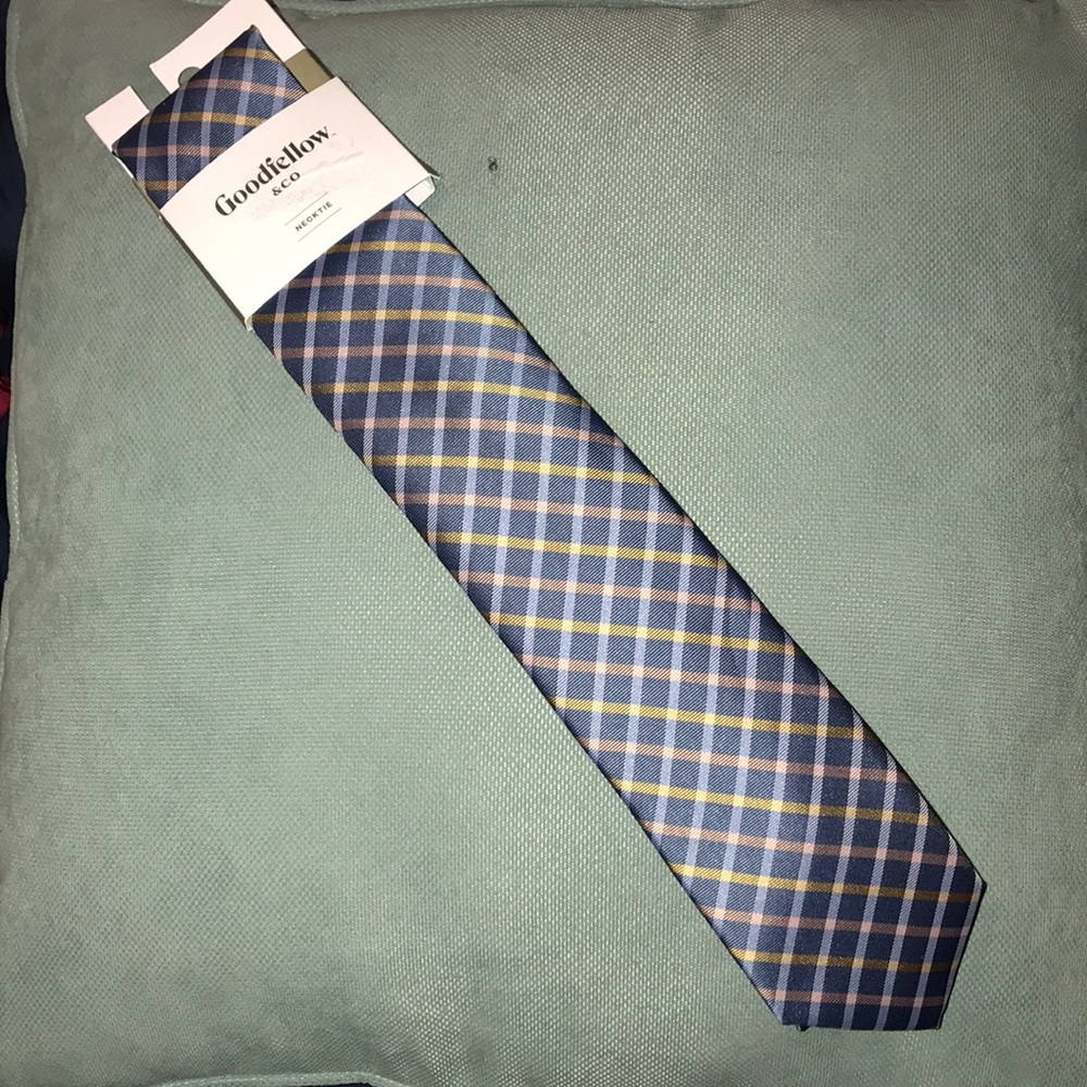 Good fellow necktie